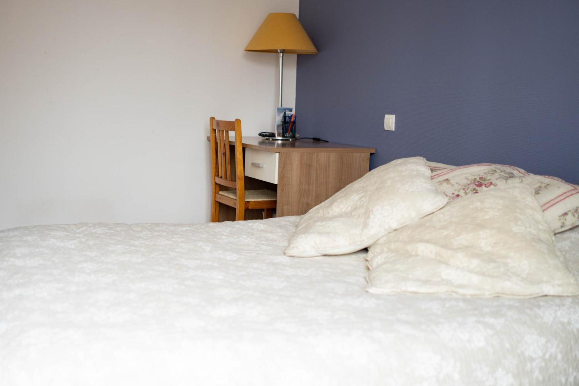 Simplicite Et Calme En Appartement A Issoire Exterior foto