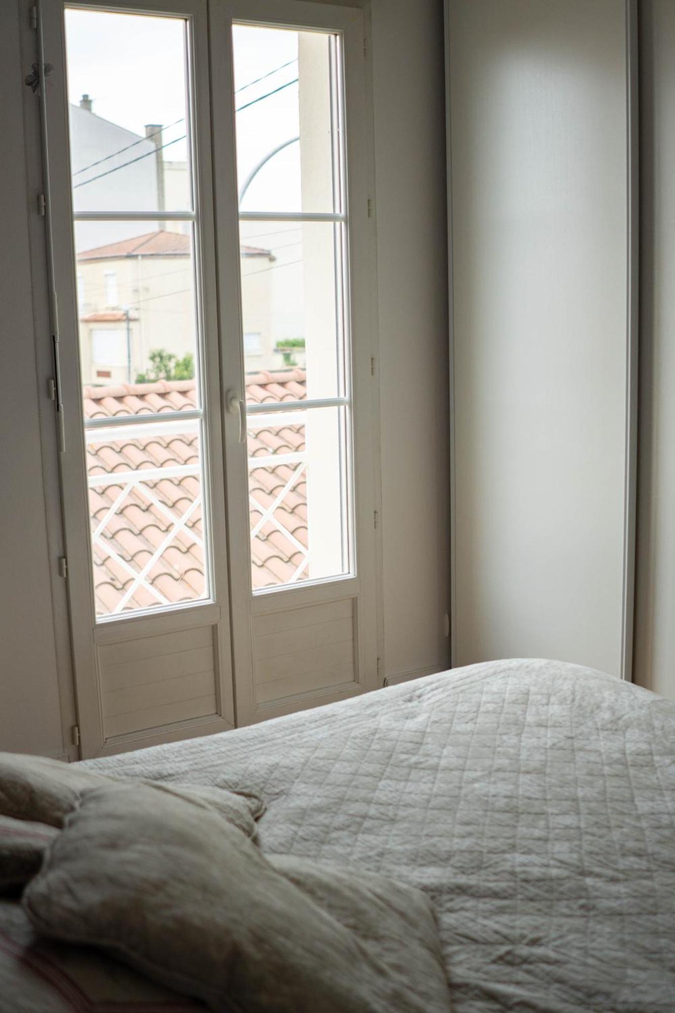 Simplicite Et Calme En Appartement A Issoire Exterior foto